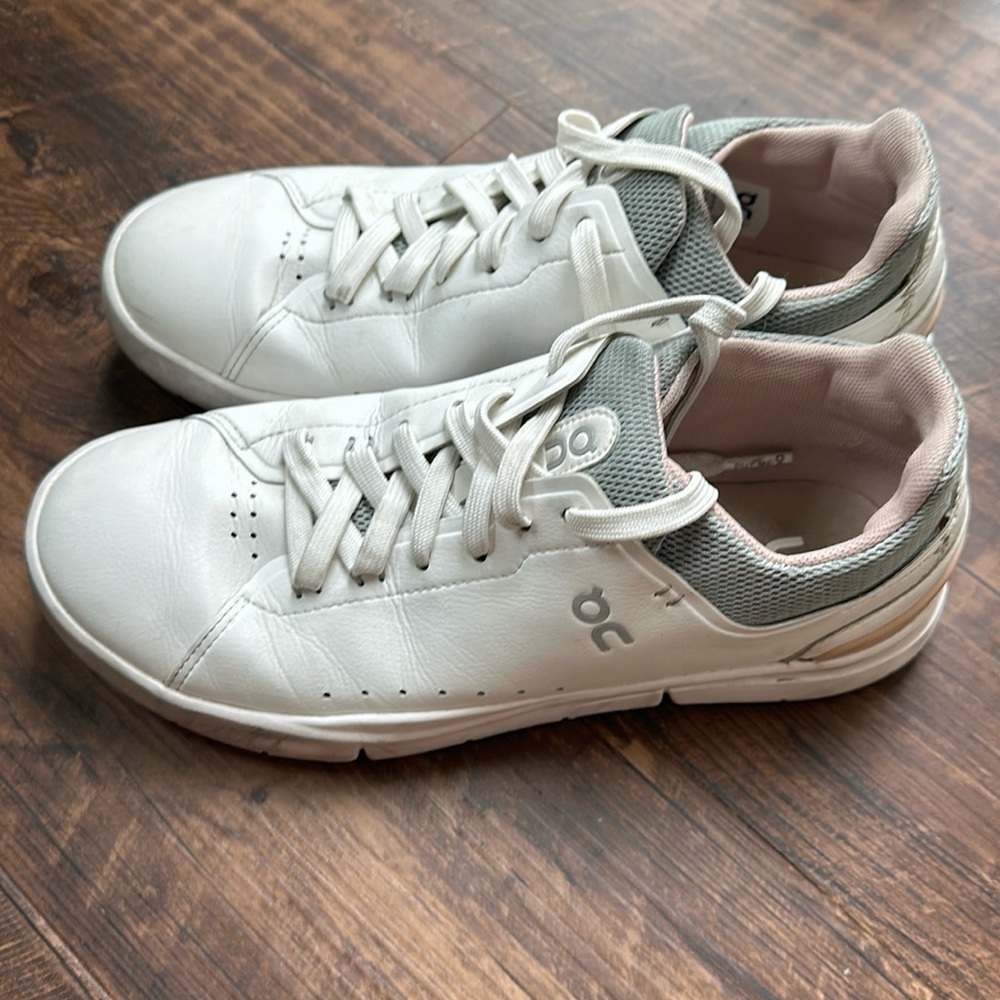 New On Cloud The Rodger Advantage White/Rose size W 7.5